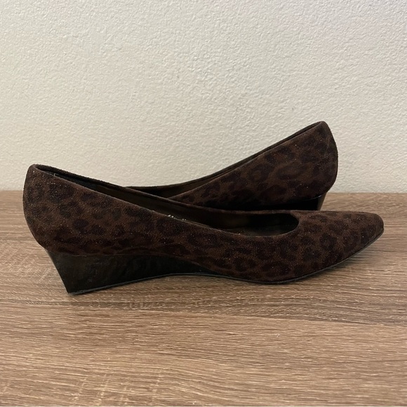 Stuart Weitzman Vintage Cheetah Print Suede Wedges, Size 6.5 - Picture 3 of 7